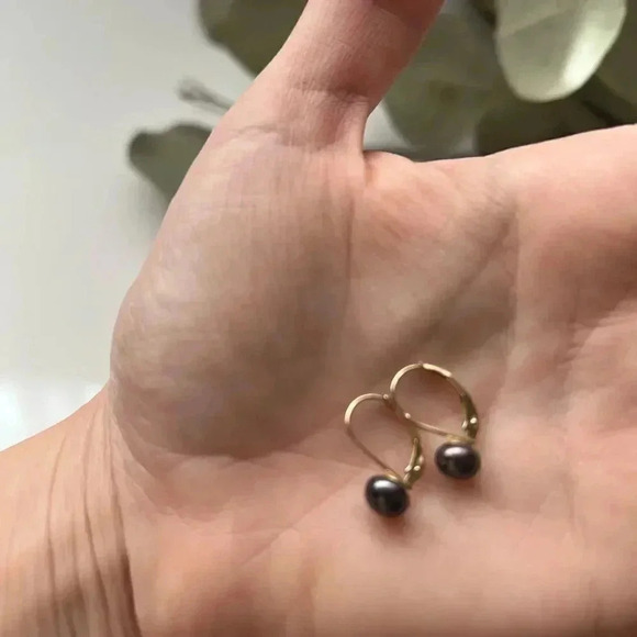 14K gold & Black Tahitian Pearl  Earrings - Picture 6 of 9